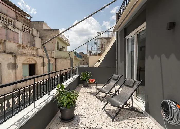 Downtown Boutique s Acropolis View